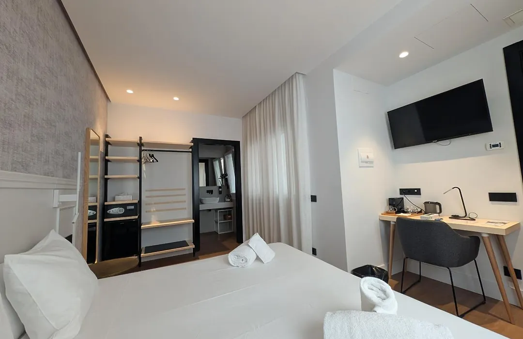 Príncipe de Vergara Rooms-1